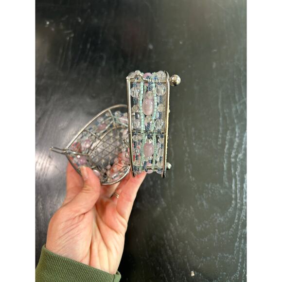 Whimsical Wire- Beaded- Heart Trinket Box with Lid- Pink blues- y2k- table decor - Picture 7 of 9